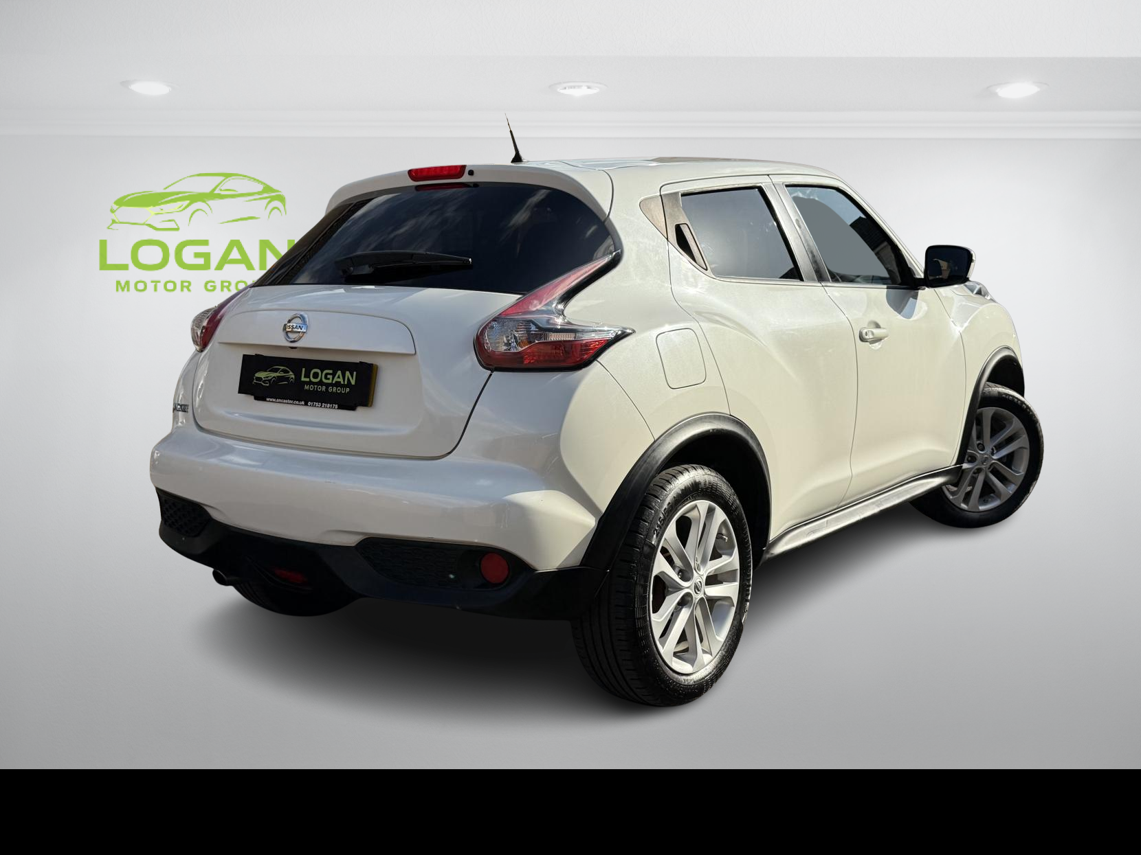 Nissan Juke 1.6 Acenta Premium SUV 5dr Petrol XTRON Euro 6 (117 ps)