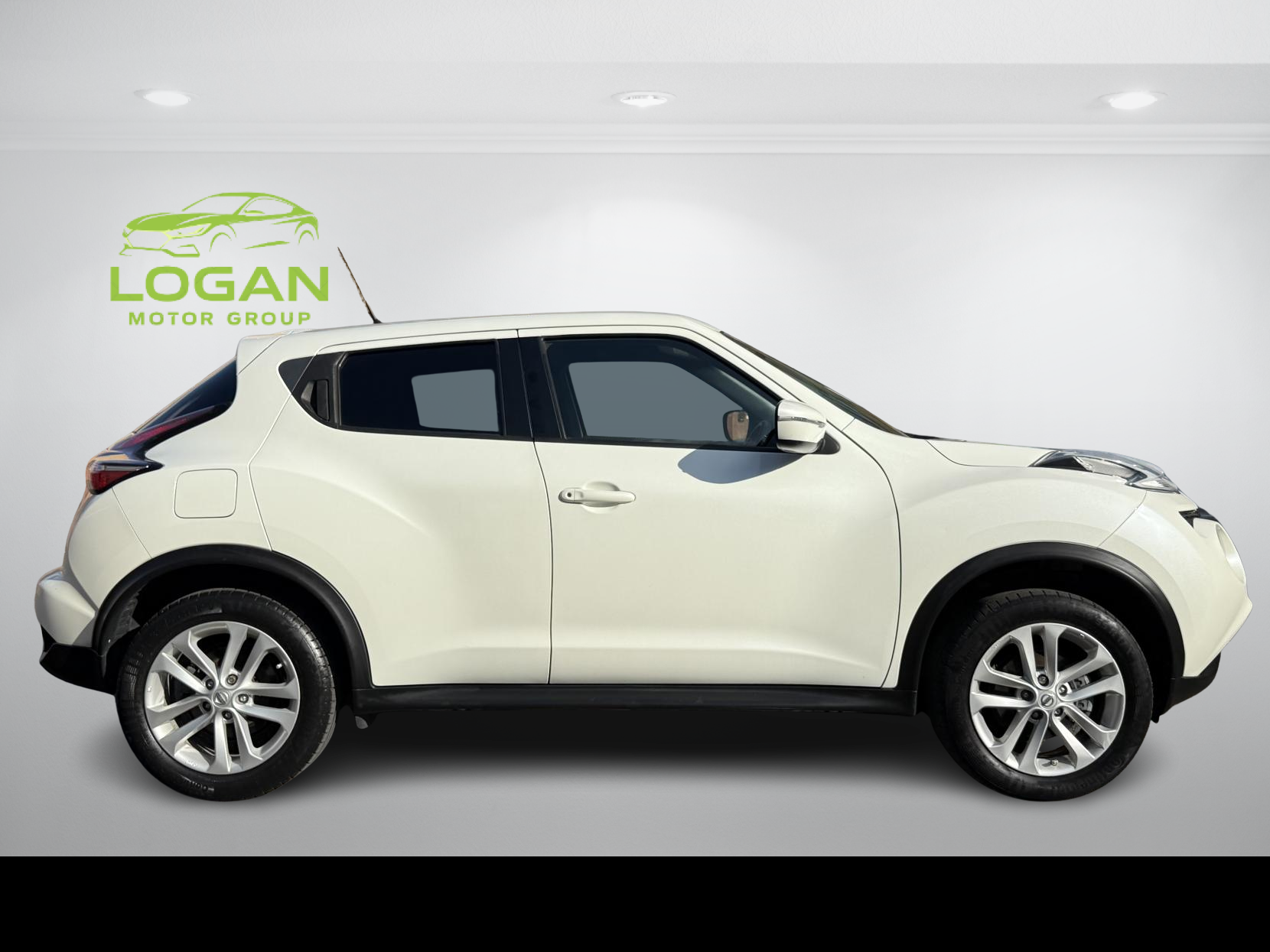 Nissan Juke 1.6 Acenta Premium SUV 5dr Petrol XTRON Euro 6 (117 ps)