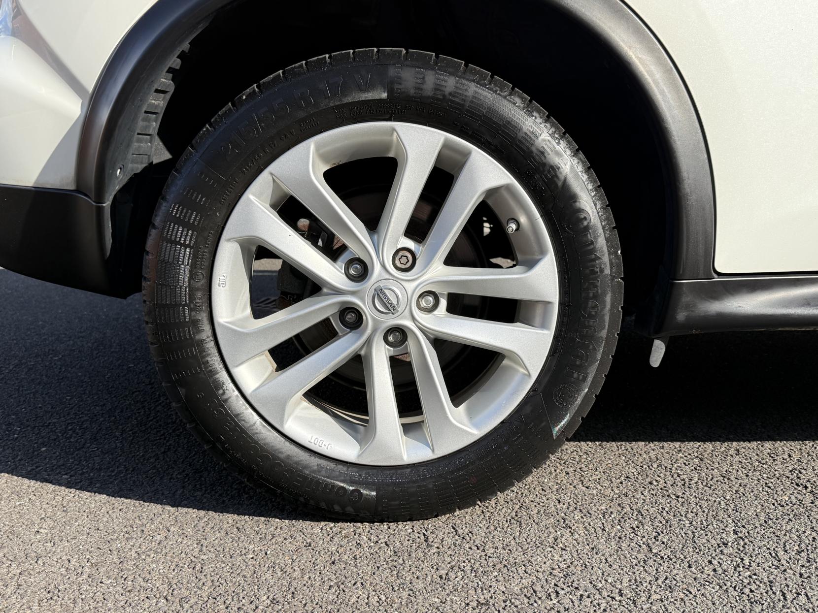Nissan Juke 1.6 Acenta Premium SUV 5dr Petrol XTRON Euro 6 (117 ps)