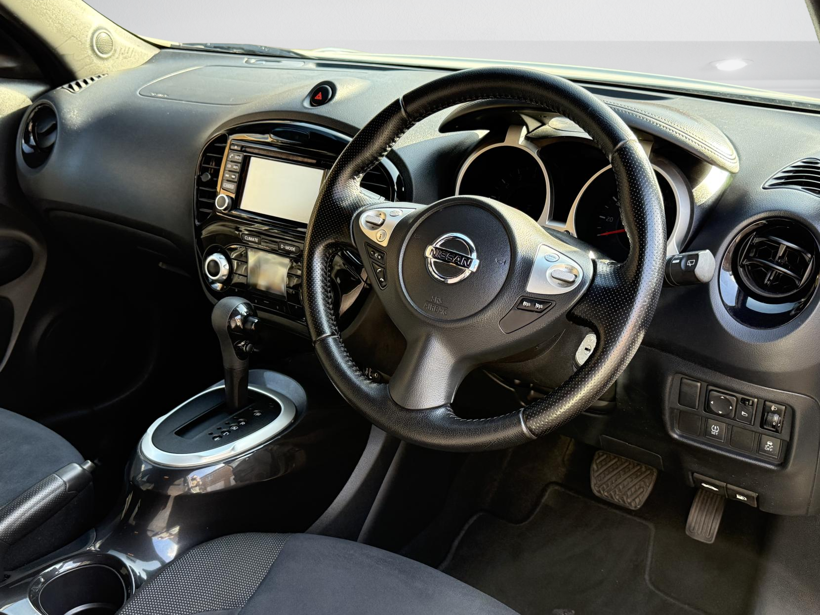 Nissan Juke 1.6 Acenta Premium SUV 5dr Petrol XTRON Euro 6 (117 ps)