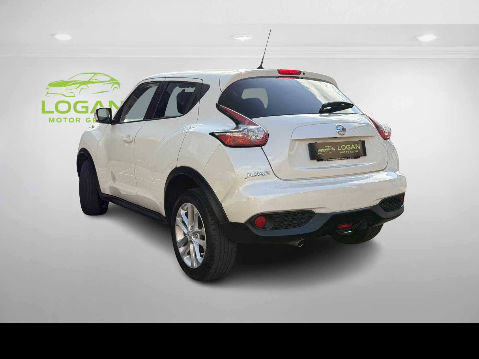 Nissan Juke 1.6 Acenta Premium SUV 5dr Petrol XTRON Euro 6 (117 ps)