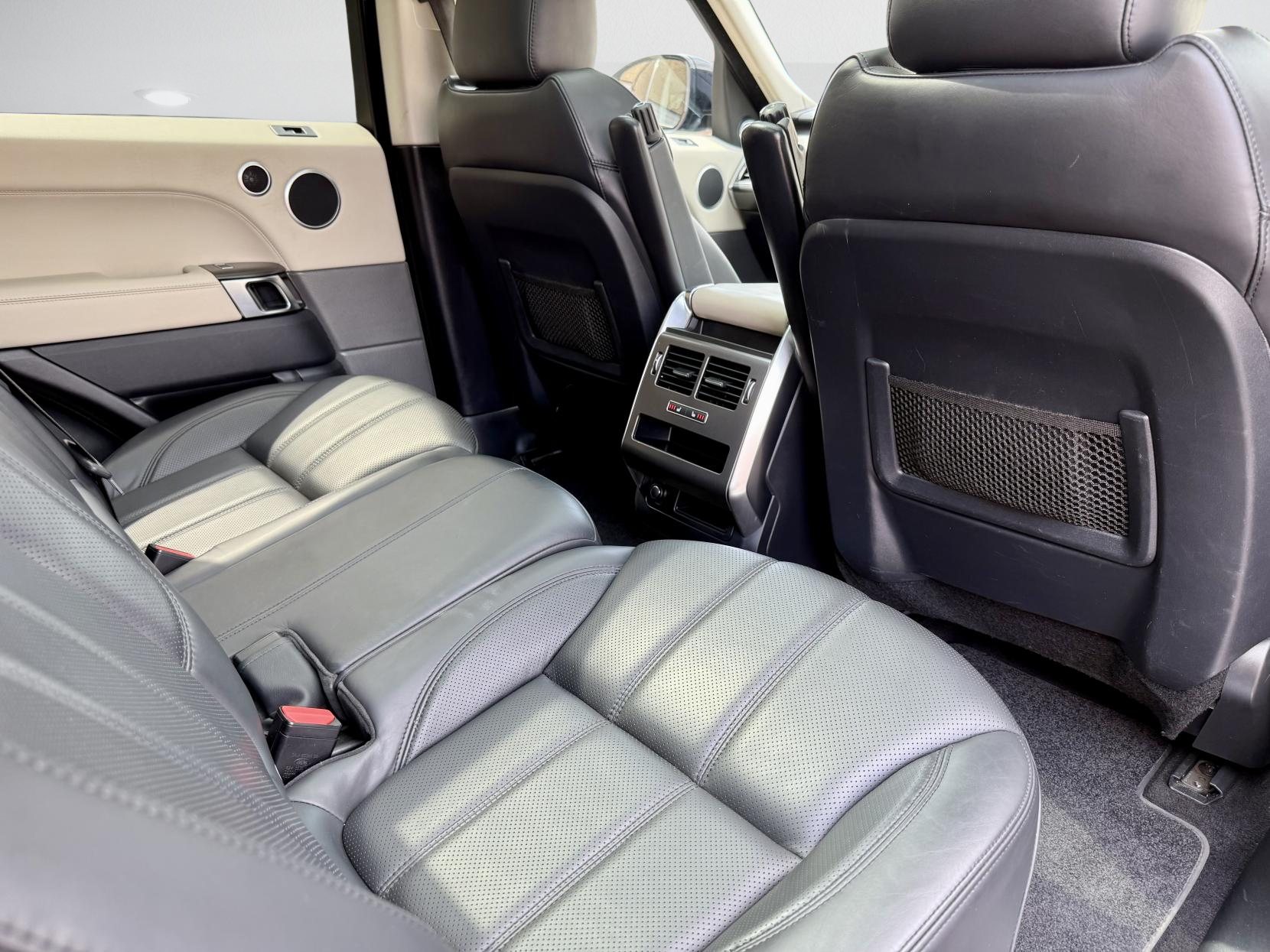 Land Rover Range Rover Sport 3.0 SD V6 HSE Dynamic SUV 5dr Diesel Auto 4WD Euro 6 (s/s) (306 ps)